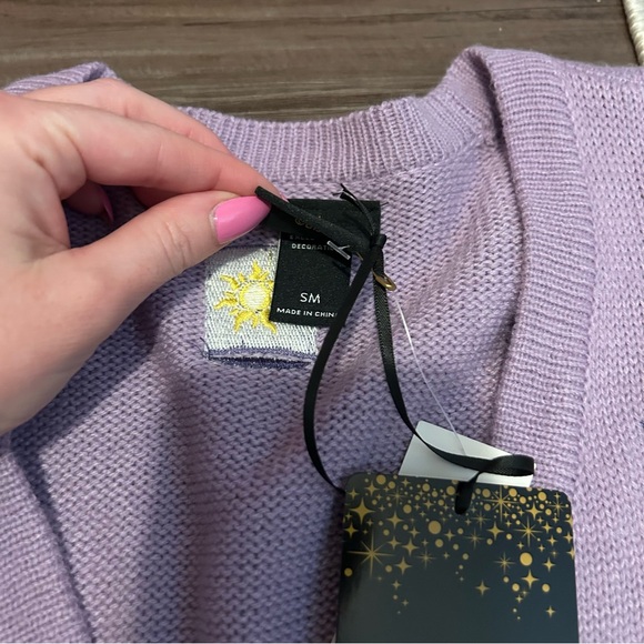 Disney Princess / Rapunzel Lavender Embroidered Lantern Cardigan - Picture 6 of 7